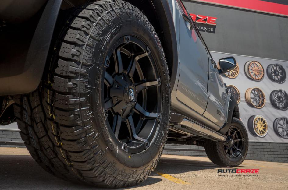 FORD RANGER COUPLER BLACK MACHINED WITH DARK TINT